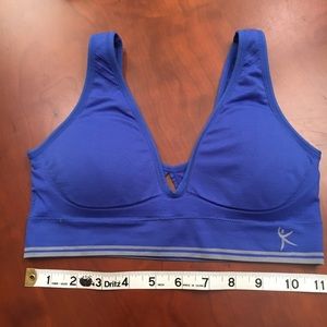 Danskin Now comfortable workout top